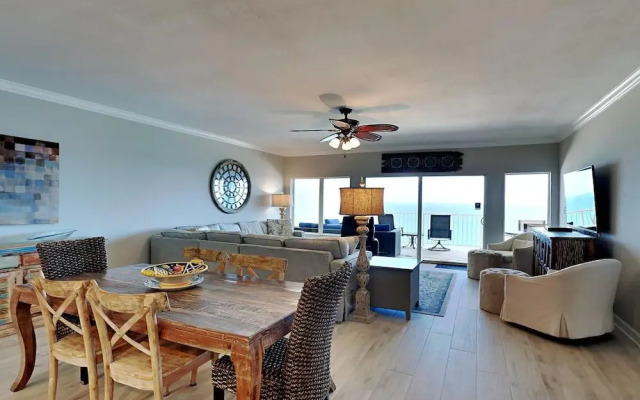 Admiral's Quarters #1208