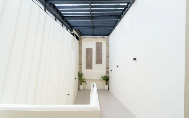 JadenHill CityView 8BR Villa Heated Pool+Movieroom