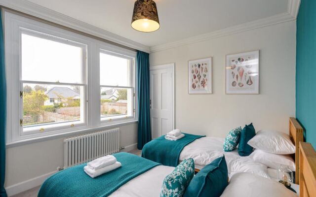 Marine House - 4 Bedrooms