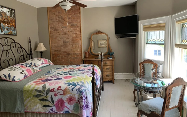 Green Oaks Bed and Breakfast