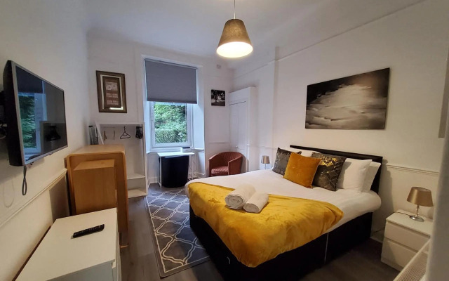 6 Separate beds, 2 baths -Leith Spectacular Apartment