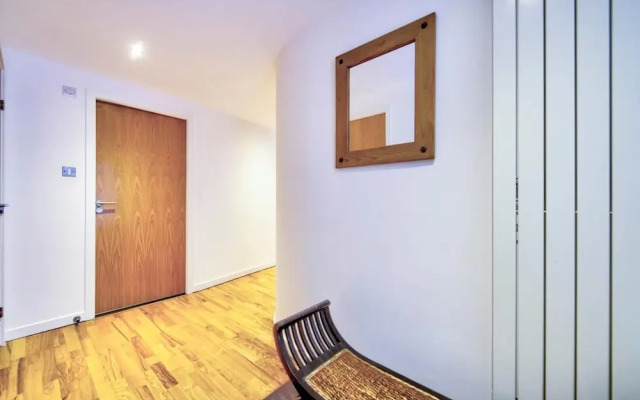 JOIVY New Town 3bed/2bath Apt With Free Parking & Lift!