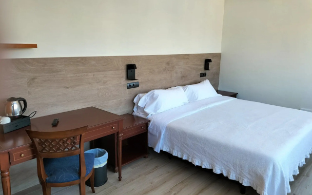 Hotel 153