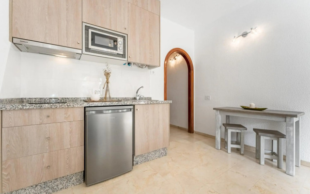 Klayman Olivina Aparthotel