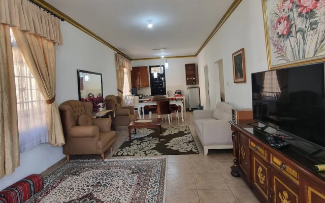Kota Bunga A – Guest Rooms – Cipanas
