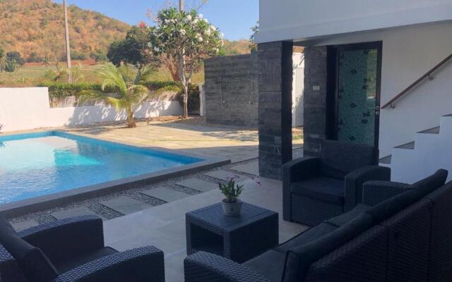 Relax Pool Villa Pranburi