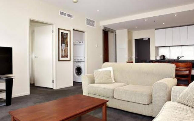 Astra Apartments Melbourne CBD