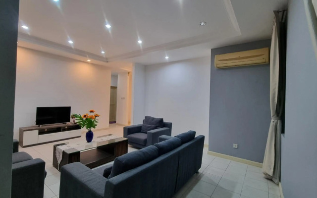 Kenyalang Emerald Riverine Homestay