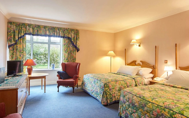 The Cedar Lodge Hotel and Restaurant