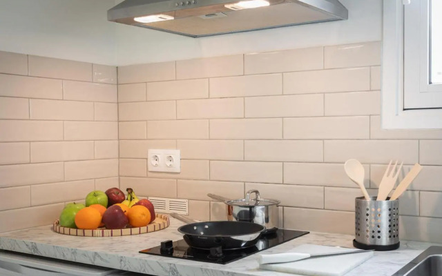 Studio with sunny balcony in Exarcheia