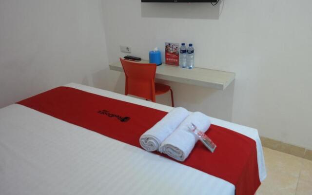 RedDoorz near Mall Ratu Indah 3