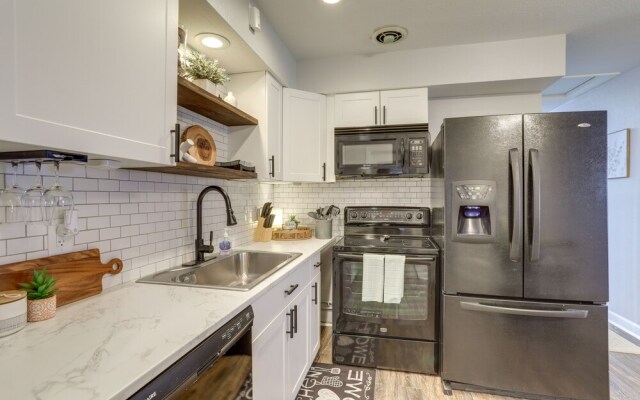 Pet-friendly Largo Escape w/ Fire Pit!