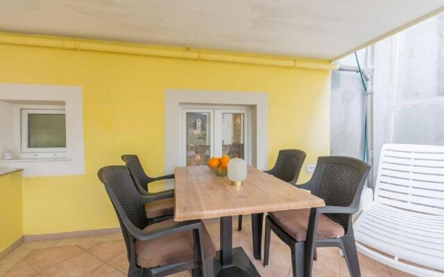 Teresa - Great Location & Parking - A1