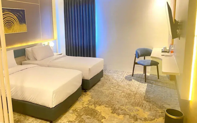 LYNN Hotel Tuban