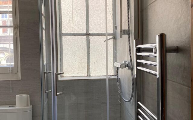 The Covent Garden Gem - Modern, Clean Propee