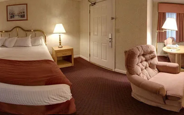 Zoders Inn and Suites