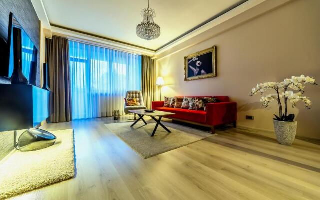 Apartment Chic by Landev