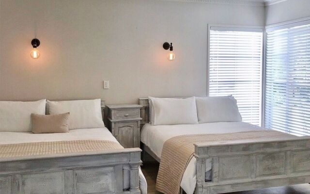 Hugo and Carter's Lodge Rotorua NZ