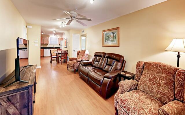 Charming Unit D - 2 Br Duplex