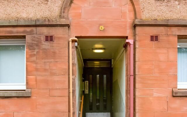 Graceful Apartment in Greenock near Newark Castle