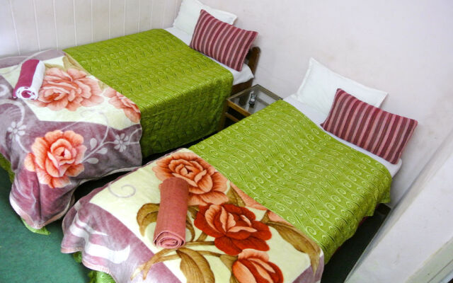 Shree Lal Inn