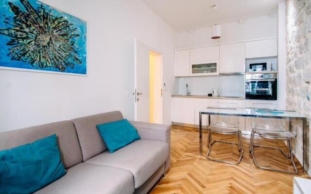 Apartments Amorozo