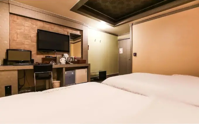 Hera Motel