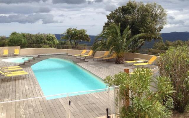 Les Bungalows Du Maquis