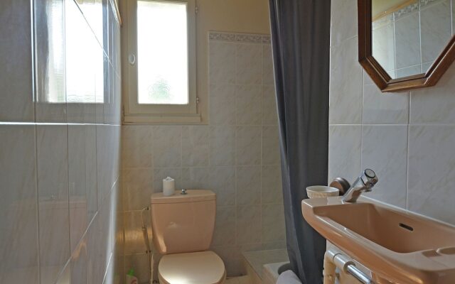 Cosy Villa in Flaux with Swimming Pool