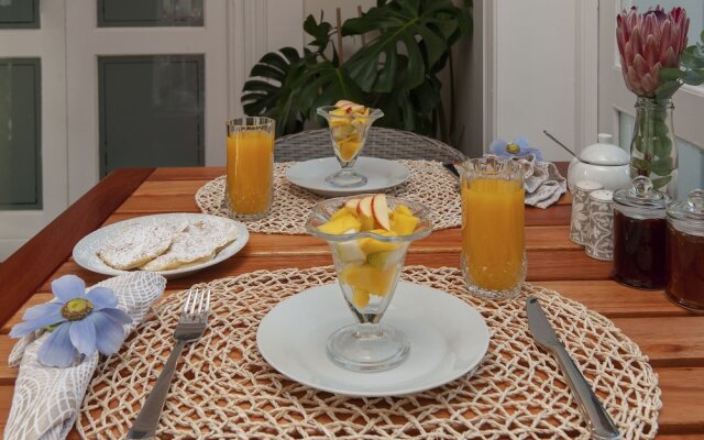 Malayla Guesthouse - Adults Only