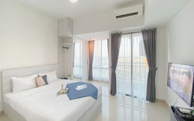 Simple White Designed Studio At Lrt City Bekasi Apartment – Guest Rooms – Bekasi