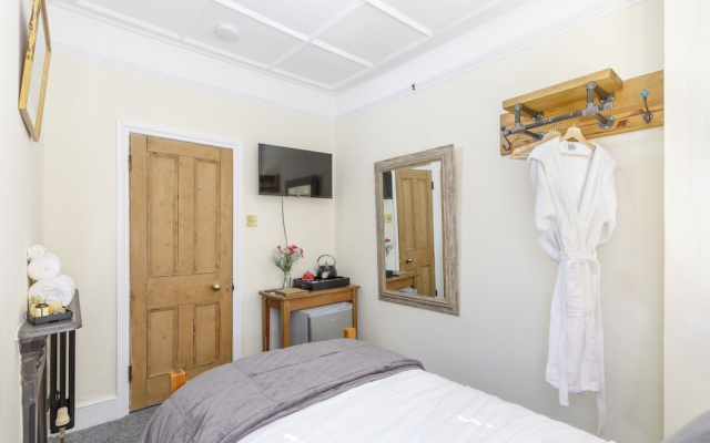 Apartment in Brighton Near the Beach