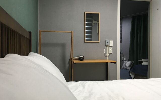 Art and Stay
