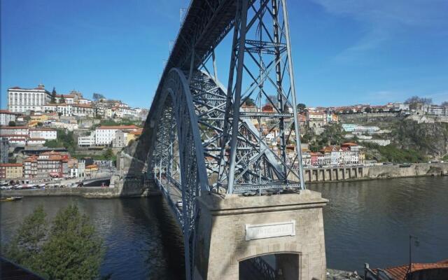 Porto View by Patio 25