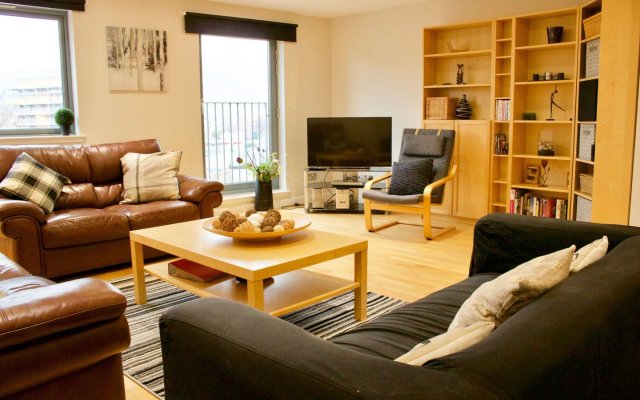 3 Bedroom Duplex Apartment In Edinburgh
