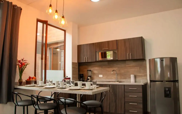 Toucan Platinum Suites Aparthotel