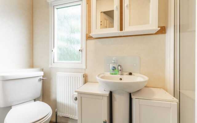 Serene Mobile Home in Hastings near Smugglers Adventure