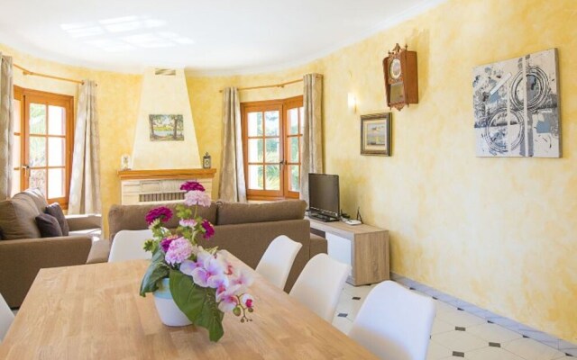 Villa - 3 Bedrooms with Pool - 106410
