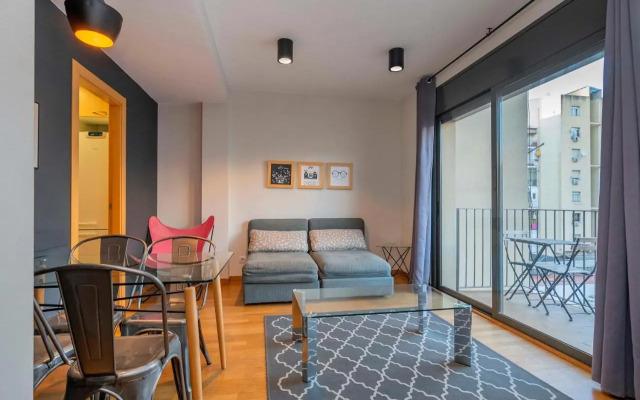 Modern and bright apartment in Eixample 3-1