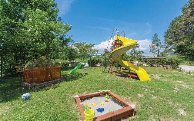 Awesome Home in Labin with Hot Tub, WiFi & 5 Bedrooms