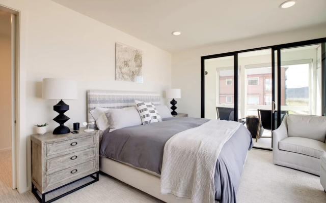 Seaside Vacation Rental: Walk to Beach & Downtown!