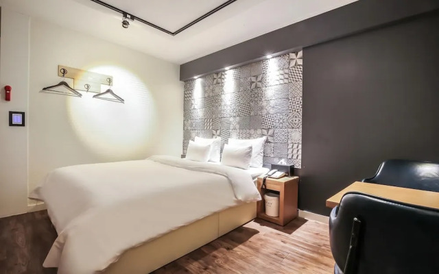 Daejeon Yuseong Nine Hotel