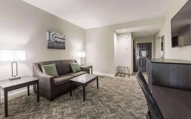 Best Western Plus Sebastian Hotel & Suites