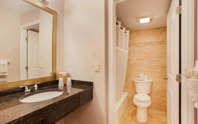 OYO Waterfront Hotel - Cape Coral/Fort Myers, FL