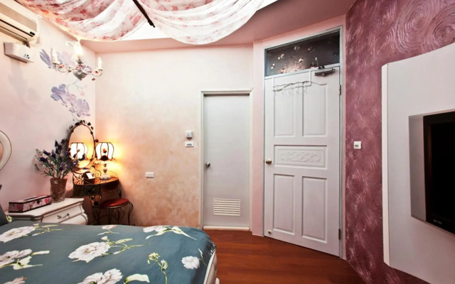 3D Sunflower Embossed B&B