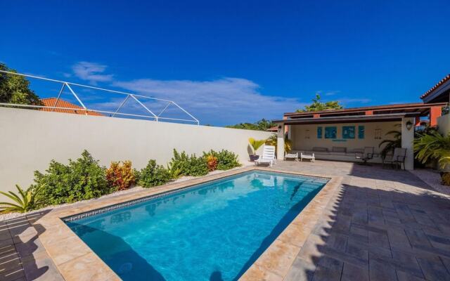 Great Cozy Comfortable Central 2BR 2BA w Pool