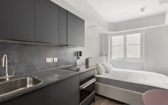 Modern Studio at Inverness Terrace