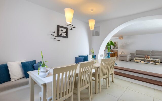 Carbonaki Hotel