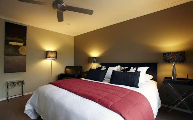 Orchid Grove Country Lodge