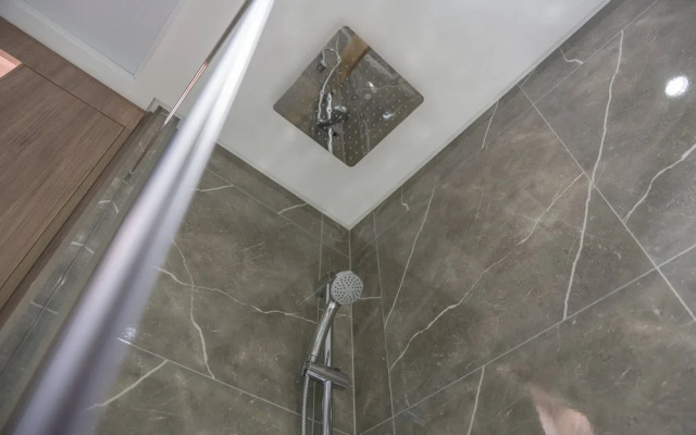 Sleek Studio in The Ivy Tower JVT